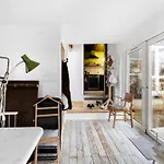 Дом отдыха Cozy Witchs House With Fjord View